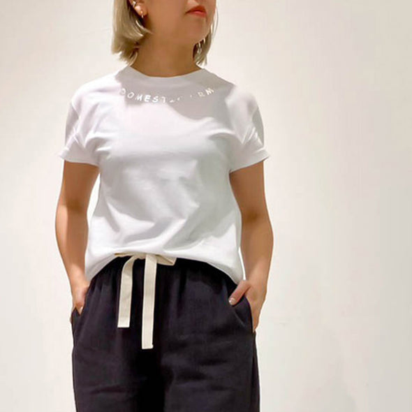 【DOMESTIC HRMBRAND】ロゴ箔プリント Tシャツ(003320514)